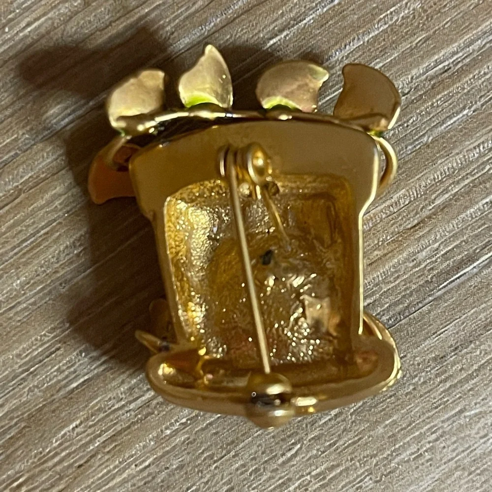 RARE Gold tone is and Green Leaf Vintage Brooch-EUC